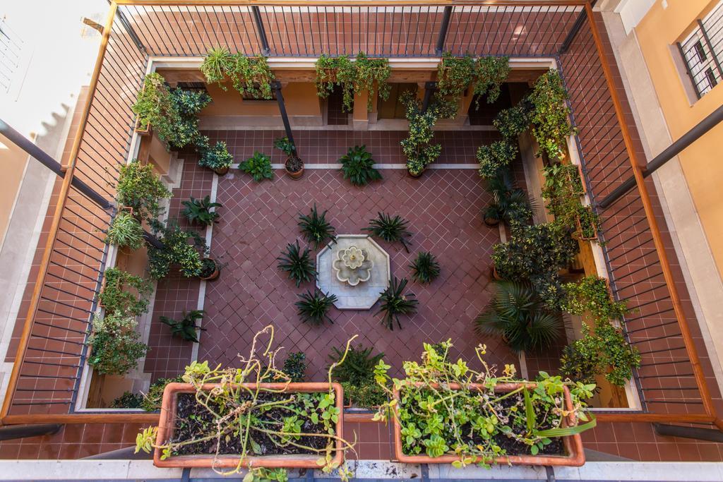 Bedouin Chic Rooftop - Space Maison Apartments Seville Exterior photo